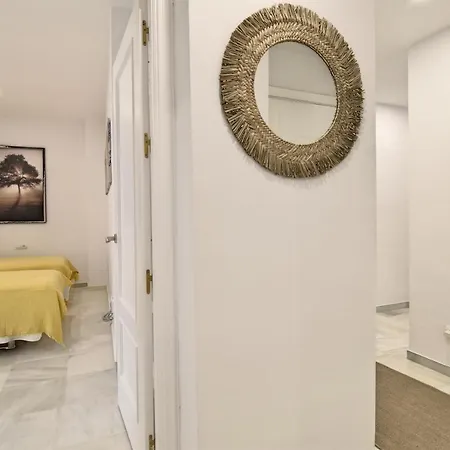 Maclea Apartment